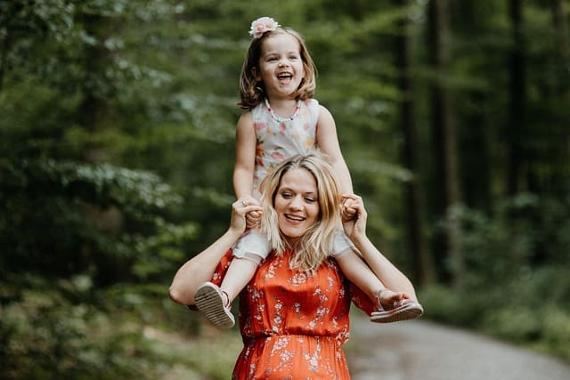 Madre feliz tras separación